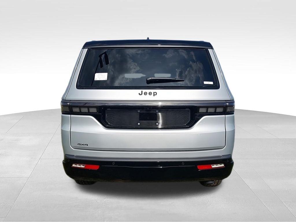 New 2026 Silver-Zynith Exterior Paint Jeep Upland image 7