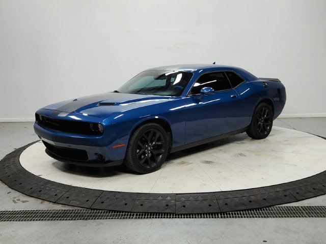 Used 2021 Blue Dodge SXT image 4