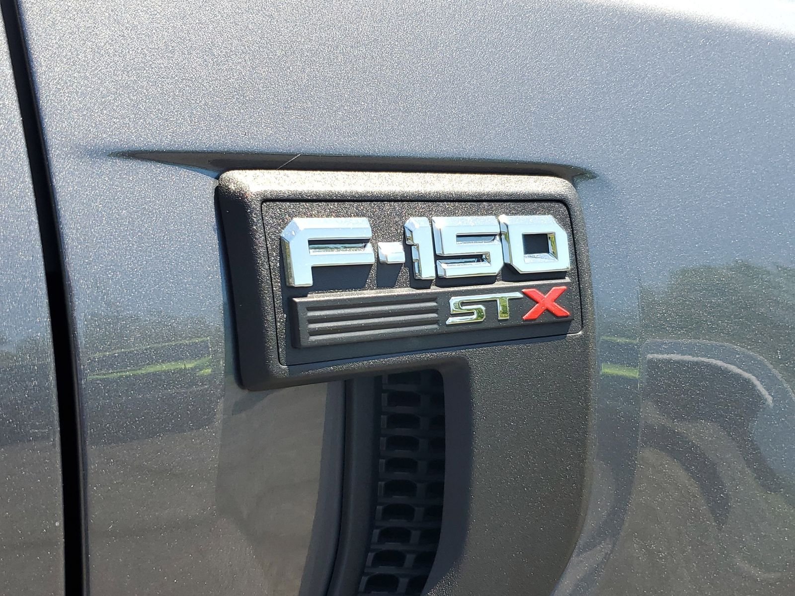 Used 2021 Gray Ford XL image 5