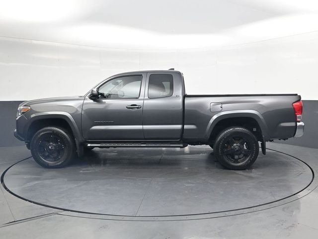 Used 2016 Gray Toyota SR5 image 9