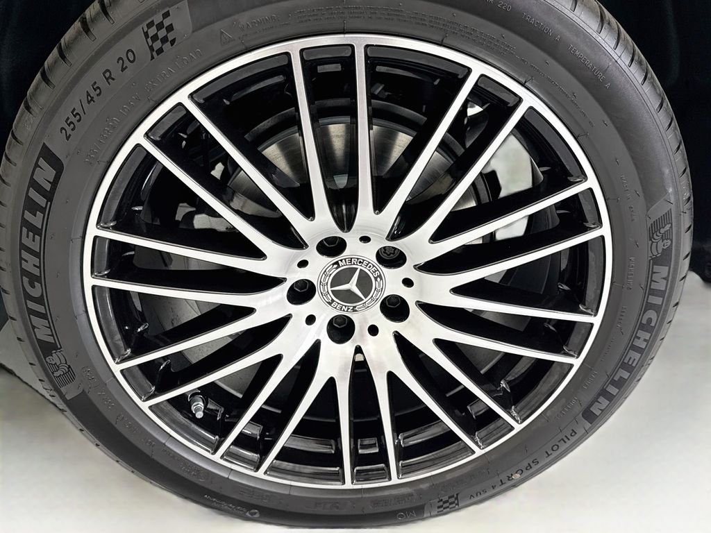 New 2027 Obsidian Black Metallic Mercedes-Benz GLC 300 image 30