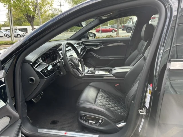 Used 2022 Mythos Black Metallic Audi BLACK OPTIC PLUS & EXECUTIVE PACKAGE !! BANG & OLUFSEN ADVANCED !!! OVER $ 146K MSRP !!! image 25