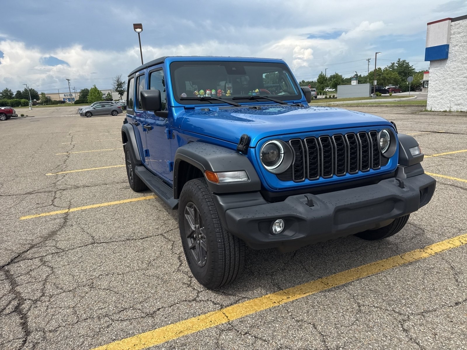 Used 2024 Hydro Blue Pearlcoat Jeep Sport S image 14