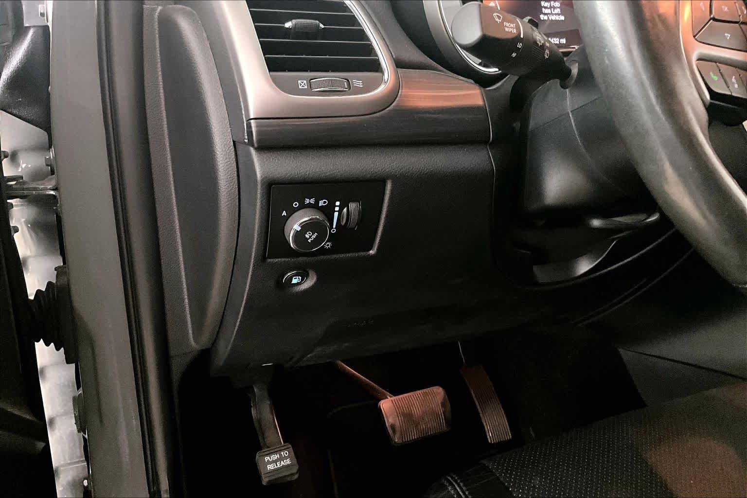 Used 2020 Sting-Gray Clearcoat Jeep Altitude image 31