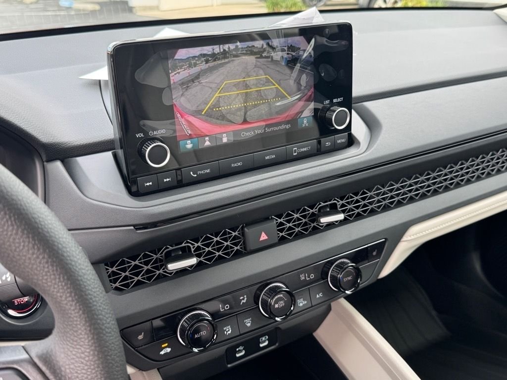 2025 Honda Accord SE - Photo 9