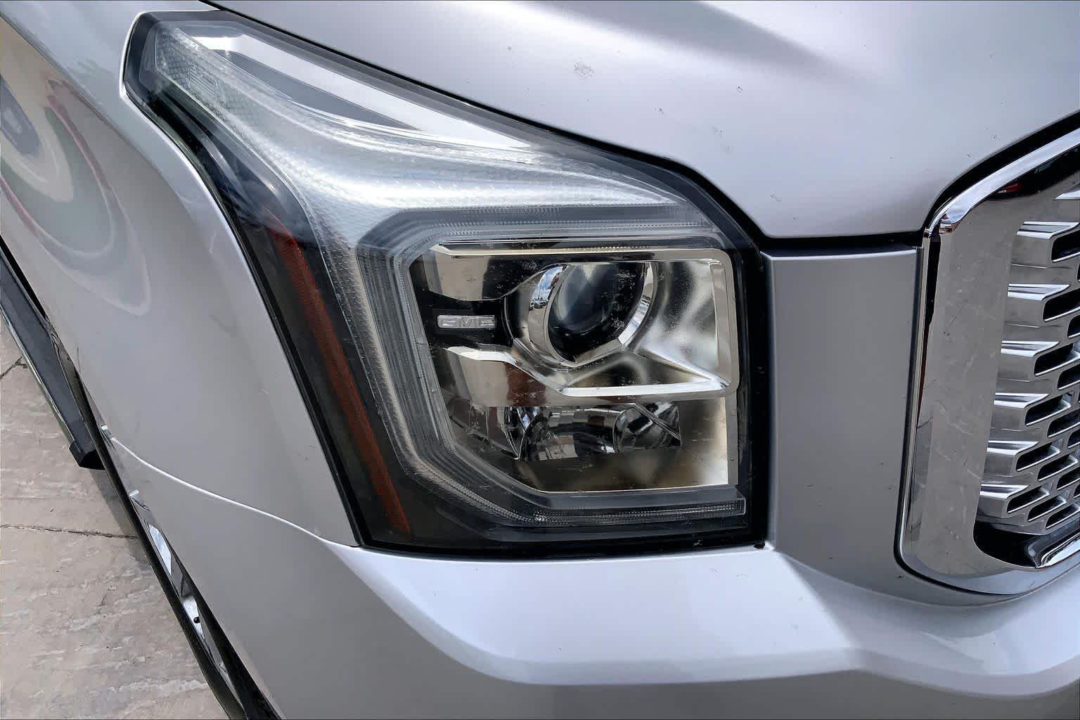 Used 2016 Quicksilver Metallic GMC Denali image 27