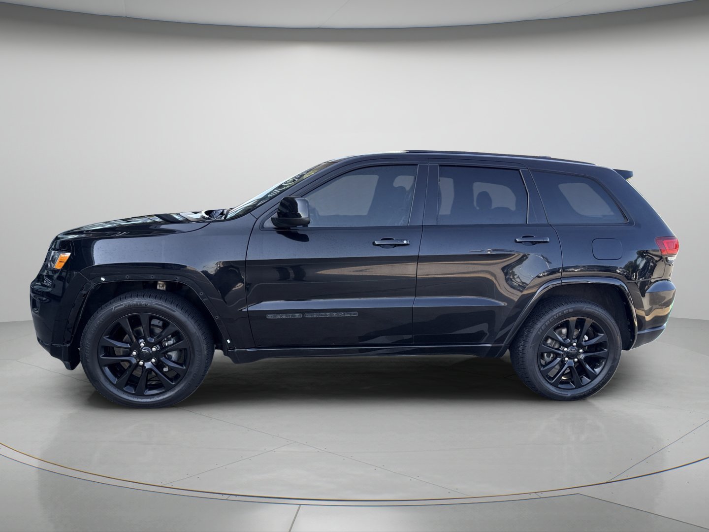 Used 2019 Jeep Grand Cherokee Altitude with VIN 1C4RJFAGXKC531601 for sale in Columbus, GA