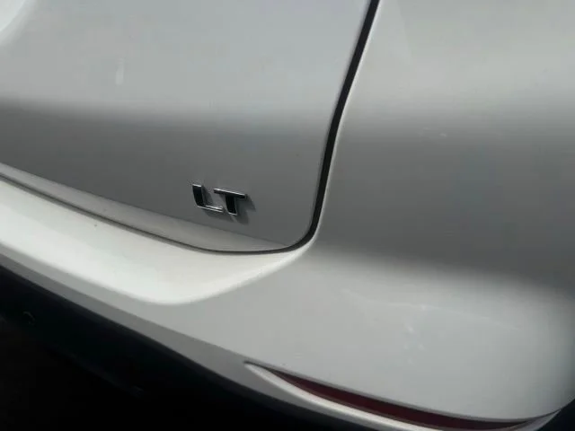 Used 2024 Summit White Chevrolet LT image 7