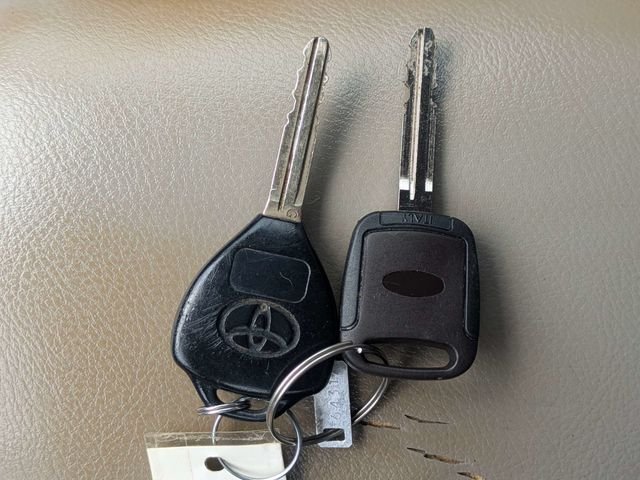 Used 2011 Brown Toyota Base image 33