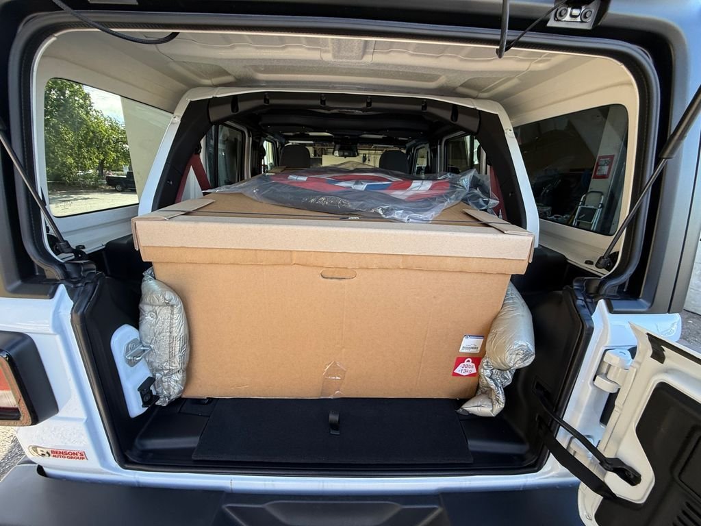 New 2026 Bright White Clearcoat Jeep  image 17