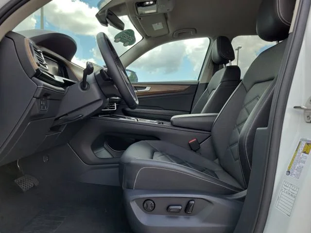 2025 Volkswagen Atlas SE w/Tech - Photo 26