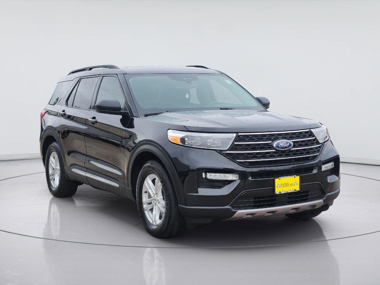 2023 Ford Explorer photo 3 of 34