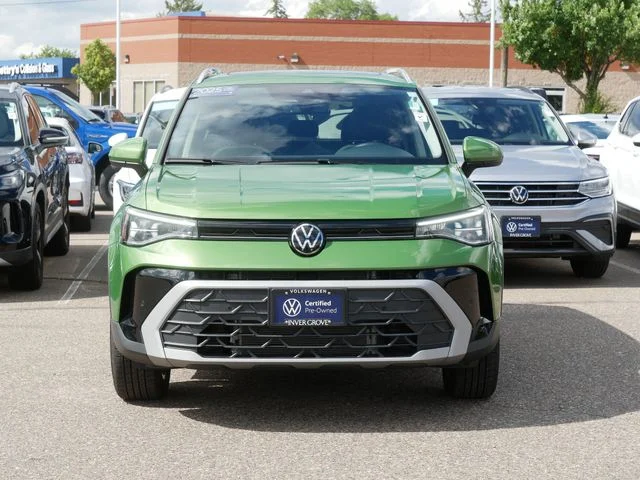 Certified 2025 Volkswagen Taos SE with VIN 3VVVC7B29SM042530 for sale in Inver Grove Heights, Minnesota