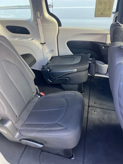 Used 2023 Red Chrysler LX image 7