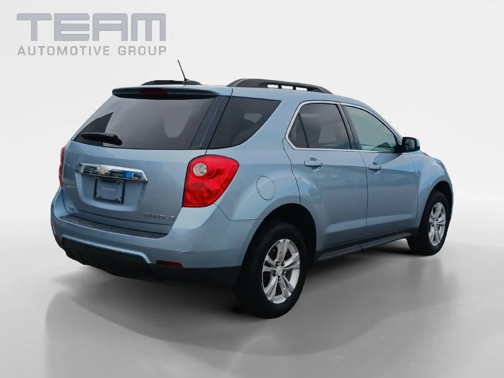 Used 2015 SILVER TOPAZ METALLIC Chevrolet LT image 7