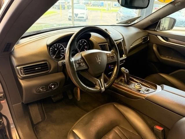Used 2021 Gray Maserati Base image 16