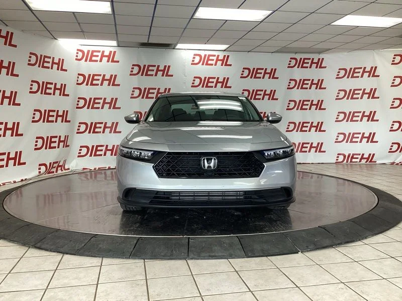Used 2024  Honda LX image 2