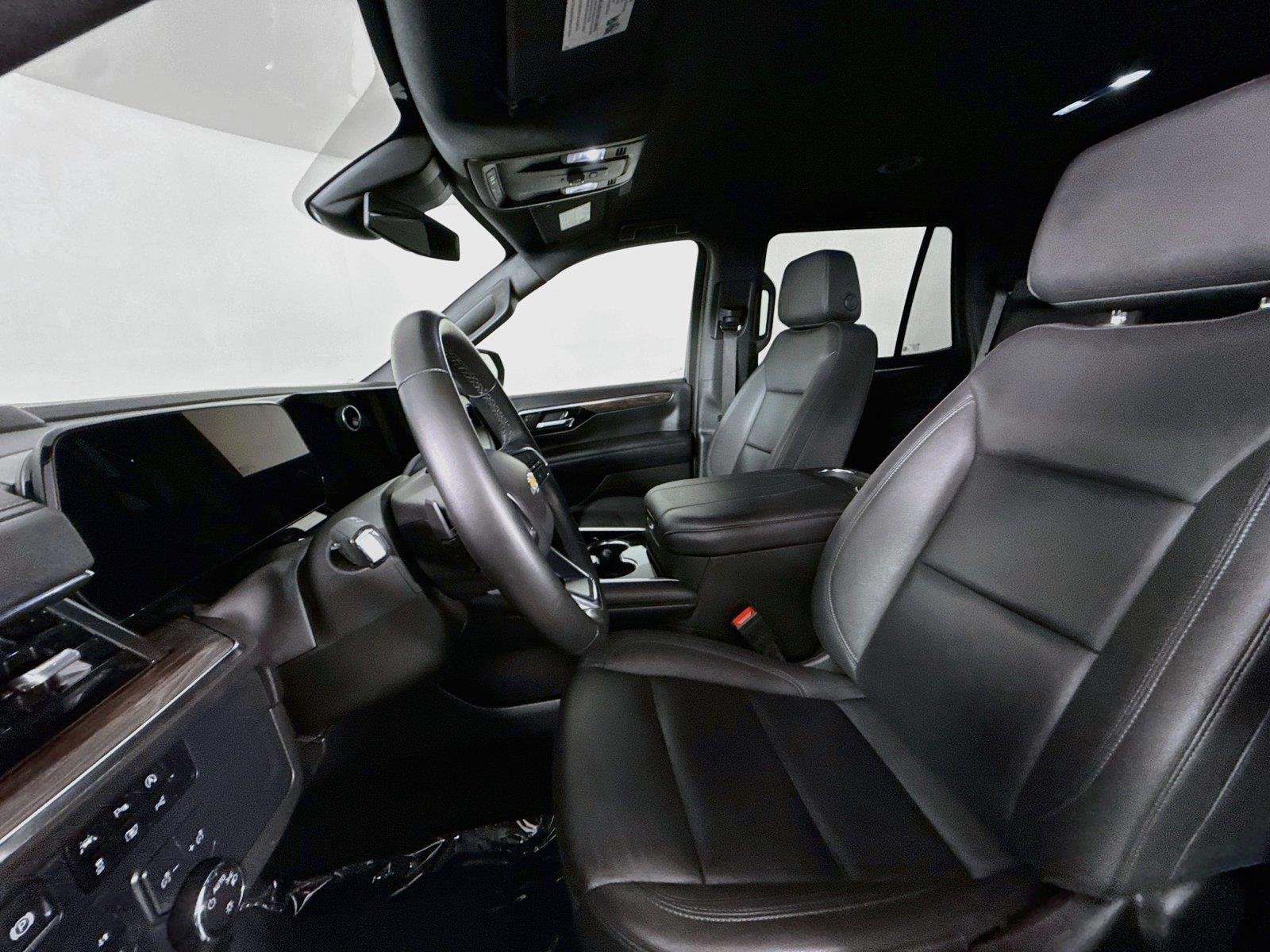 Used 2025 Black Chevrolet LT image 3