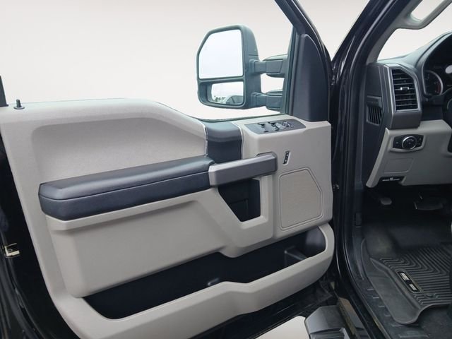 Used 2020 Black Ford XLT image 5