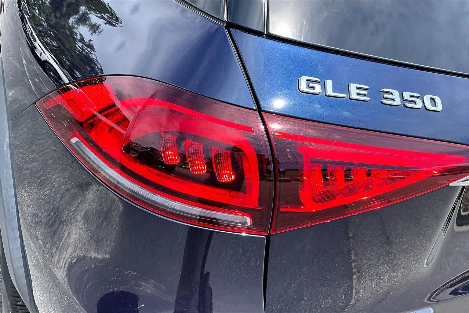 Used 2022 Lunar Blue Metallic Mercedes-Benz GLE 350 image 29