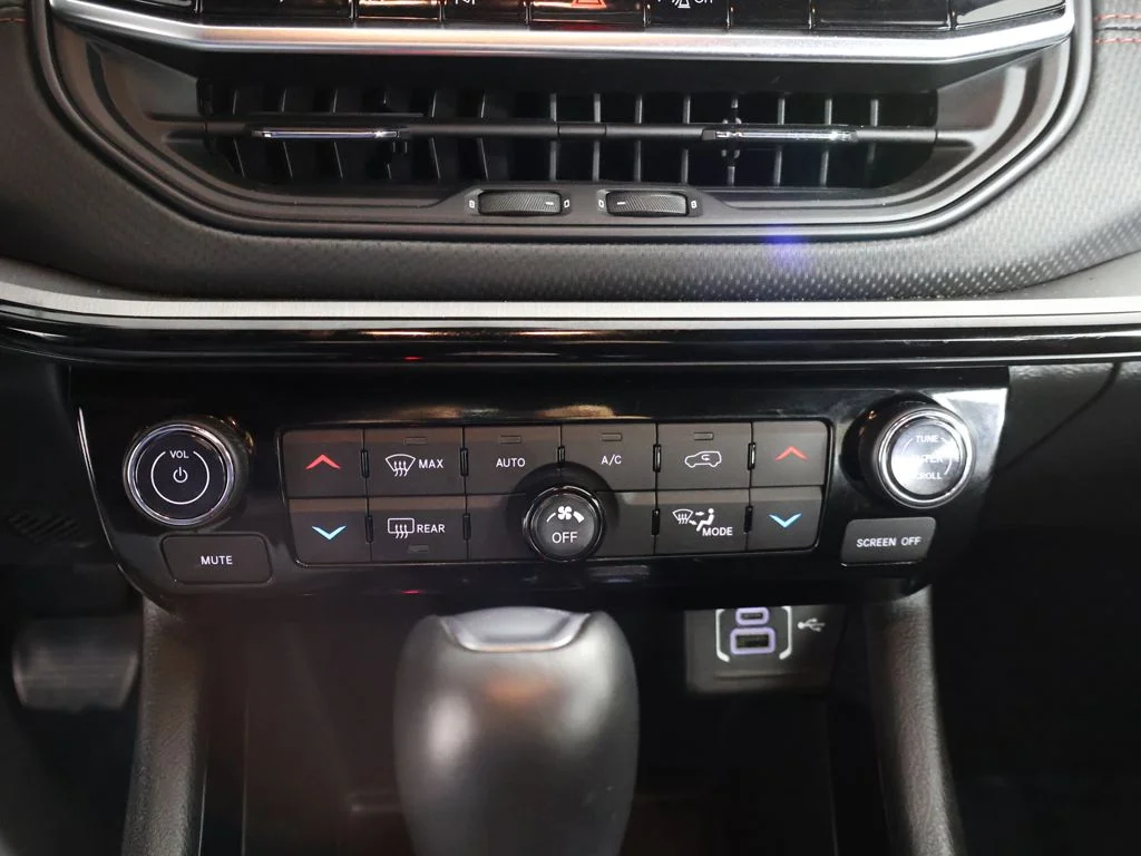Used 2025 Bright White Clearcoat Jeep Trailhawk image 45