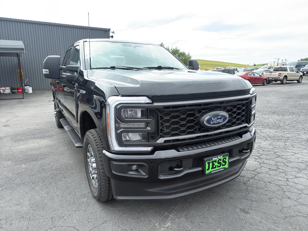 Certified Used 2024 Agate Black Metallic Ford XLT image 4