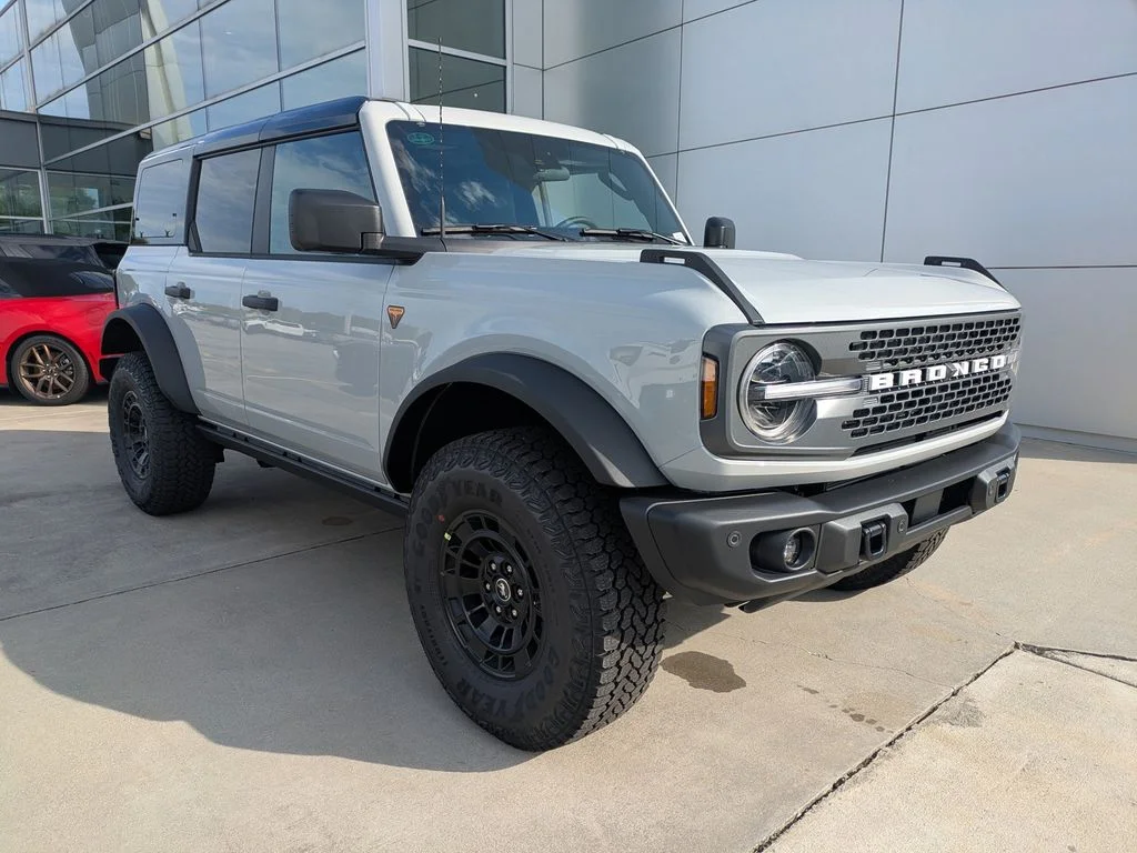 New 2026 Avalanche Gray Ford Badlands image 2