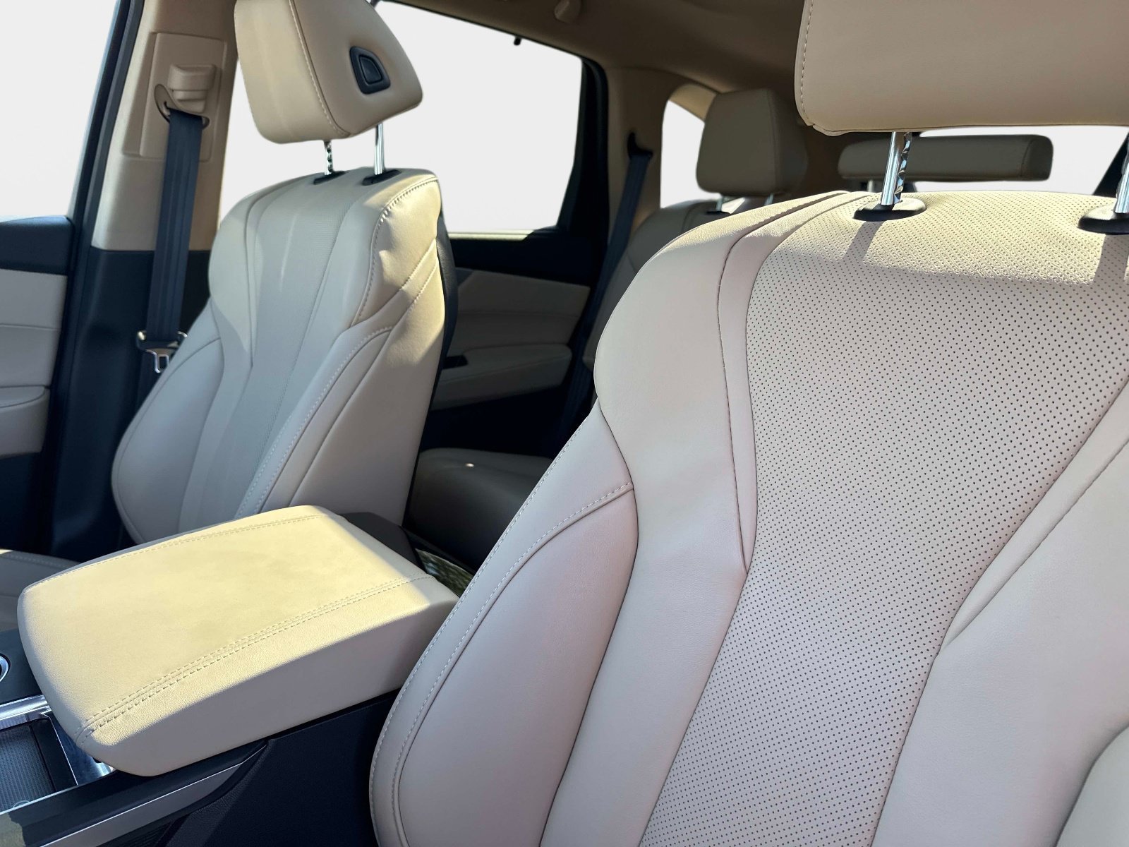 Used 2024 Platinum White Pearl Acura w/Technology Package image 21