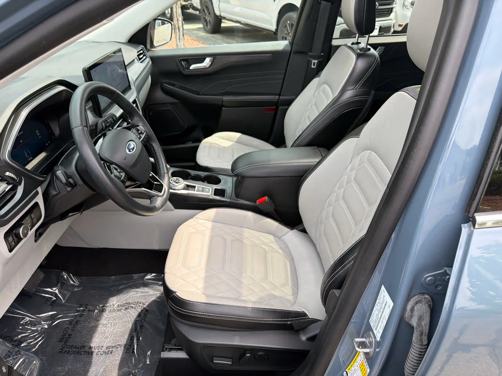 Used 2023 Vapor Blue Metallic Ford Platinum image 12