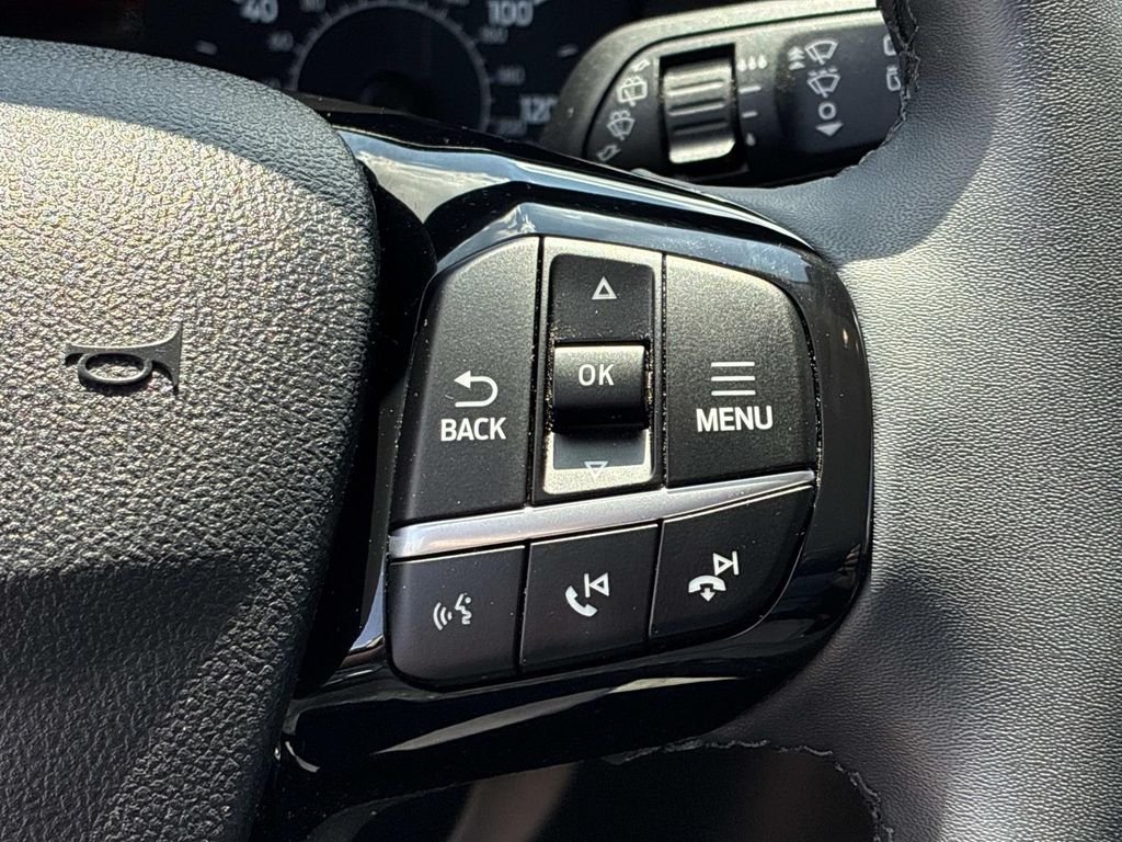 Used 2022 White Ford SE image 25