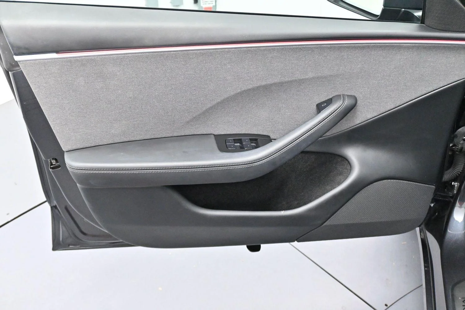 Used 2025 Black Tesla Long Range image 11