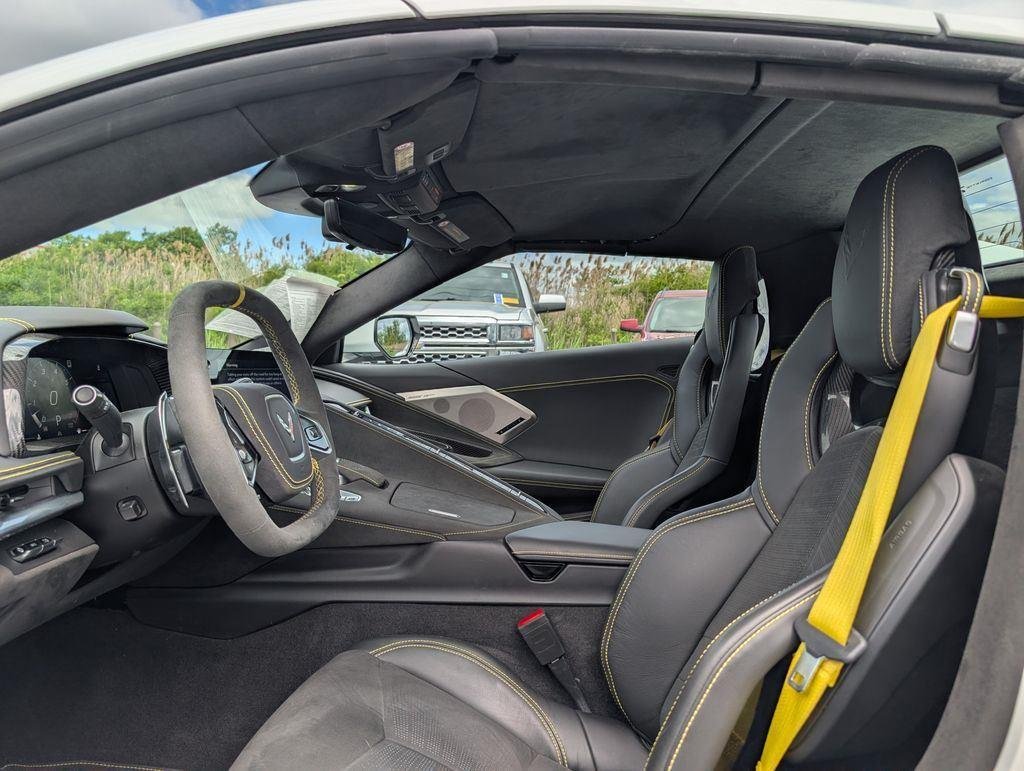 Used 2023 Arctic White Chevrolet Stingray image 11