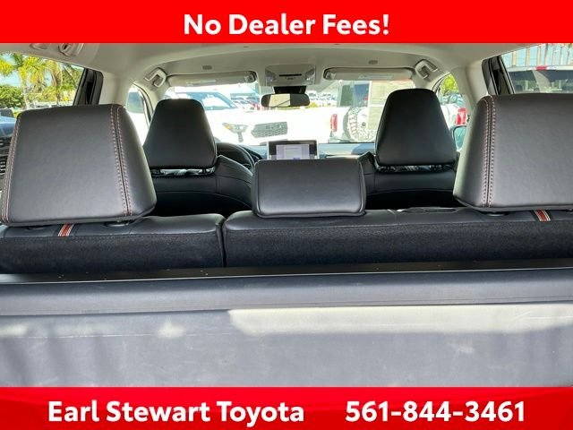 Used 2024  Toyota Adventure image 13