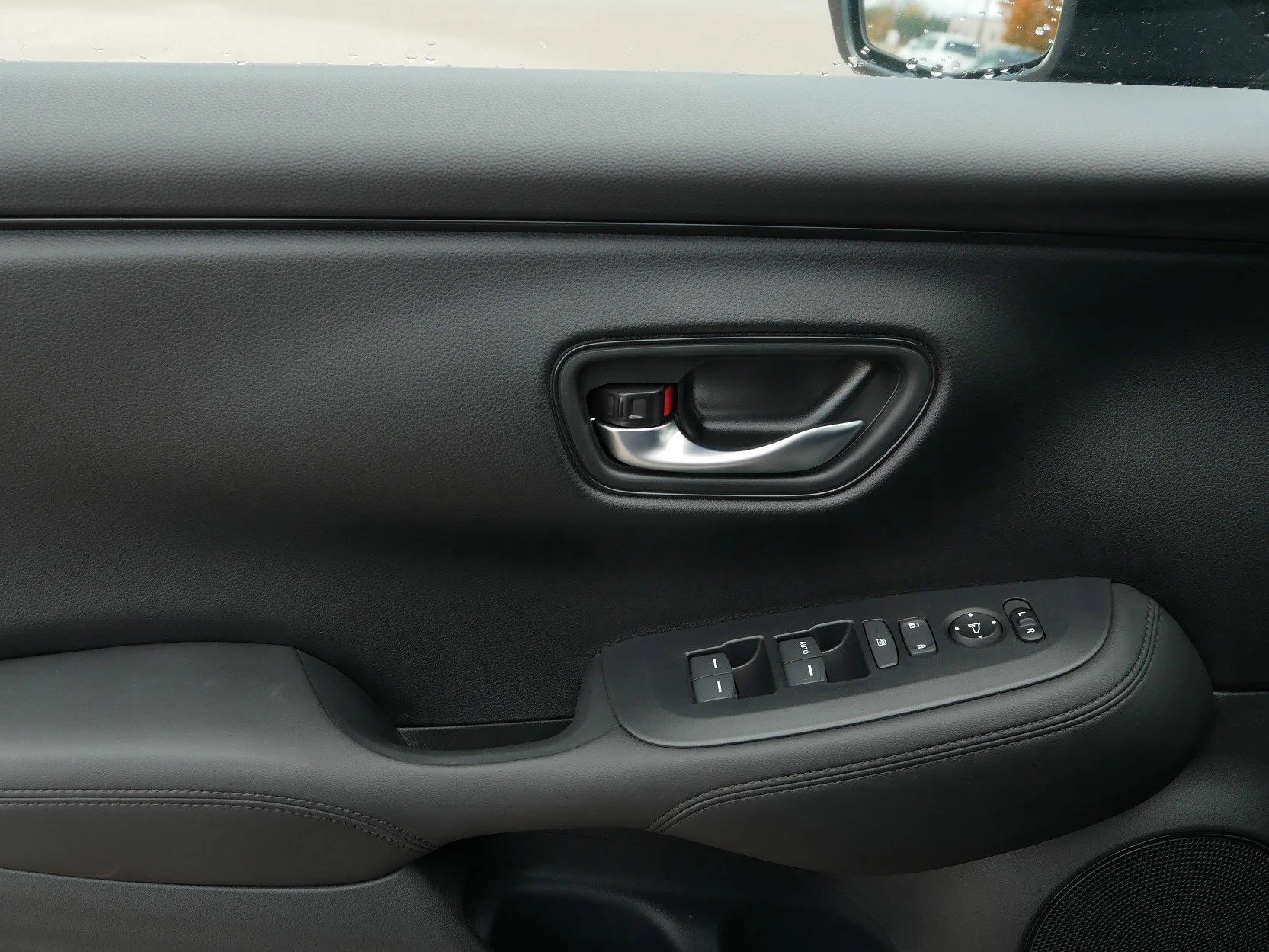 2026 Honda HR-V LX - Photo 6