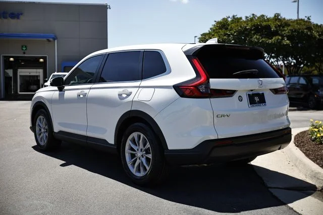 Used 2023 White Honda EX image 5