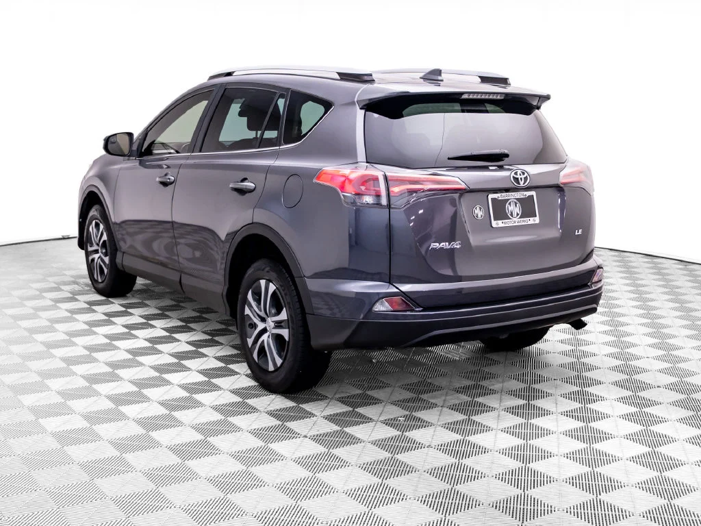 Used 2018 Gray Toyota LE image 4