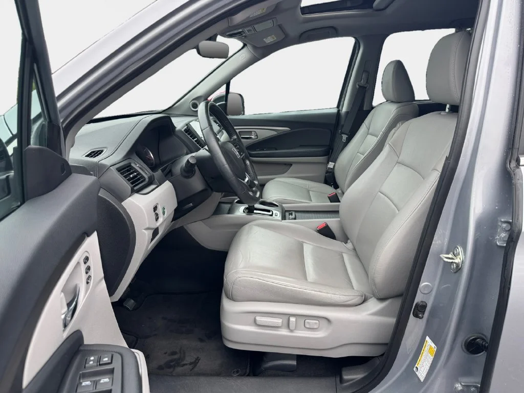 Certified Used 2019 Silver Honda EX-L image 12