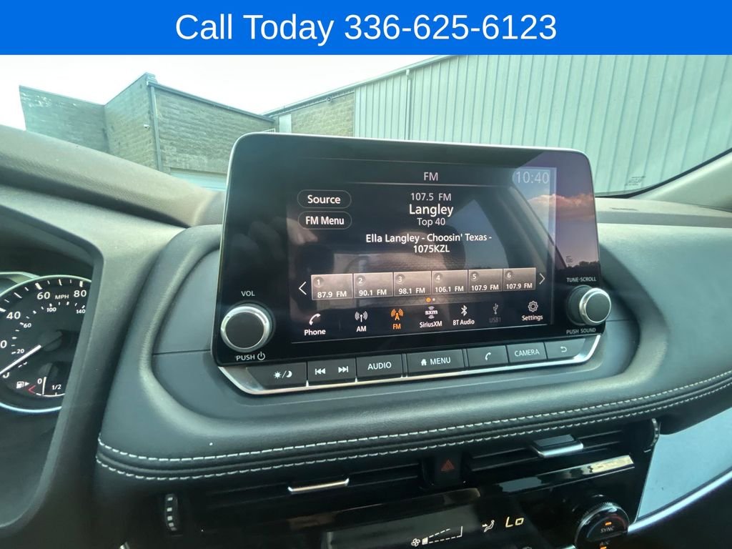Used 2022 Silver Nissan SV image 27