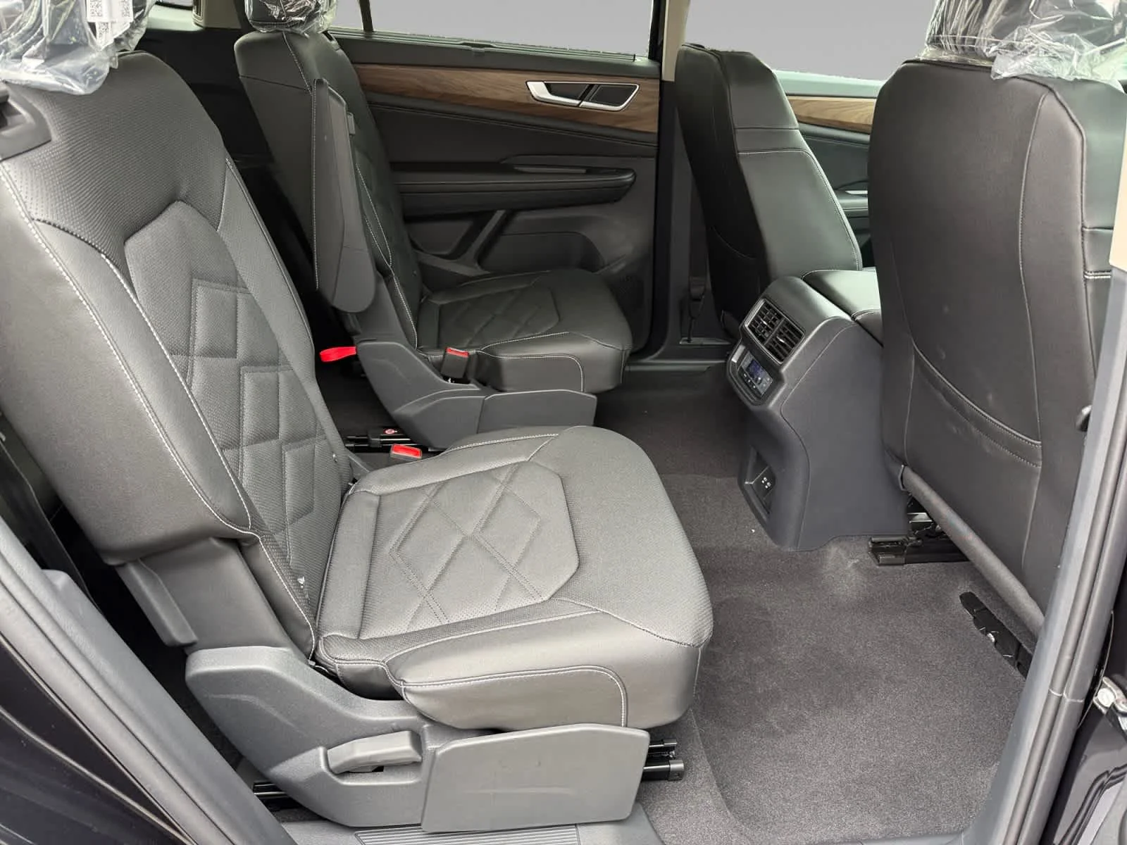 2026 Volkswagen Atlas SE w/Tech - Photo 13