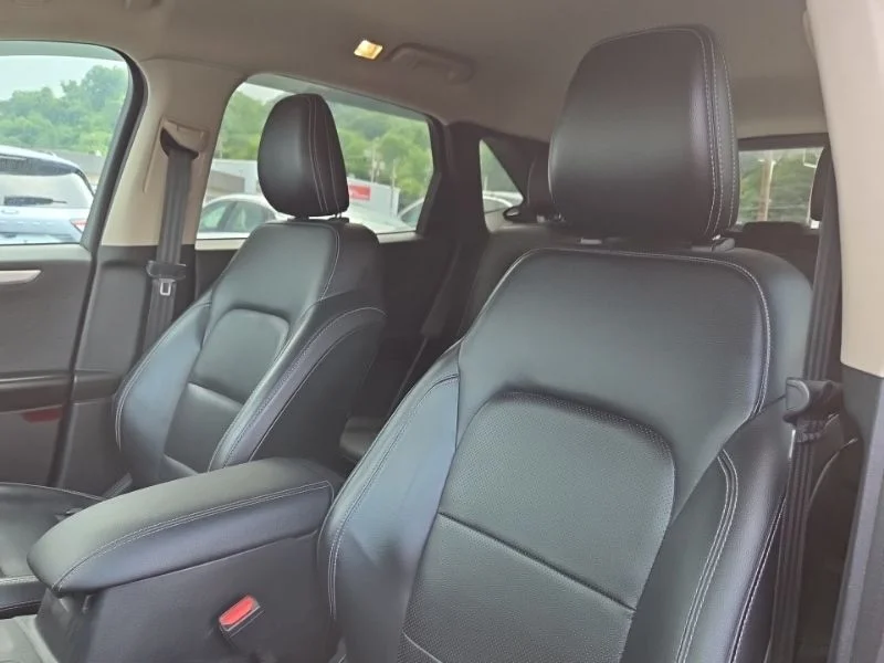 Used 2020 Orange Ford SEL image 10