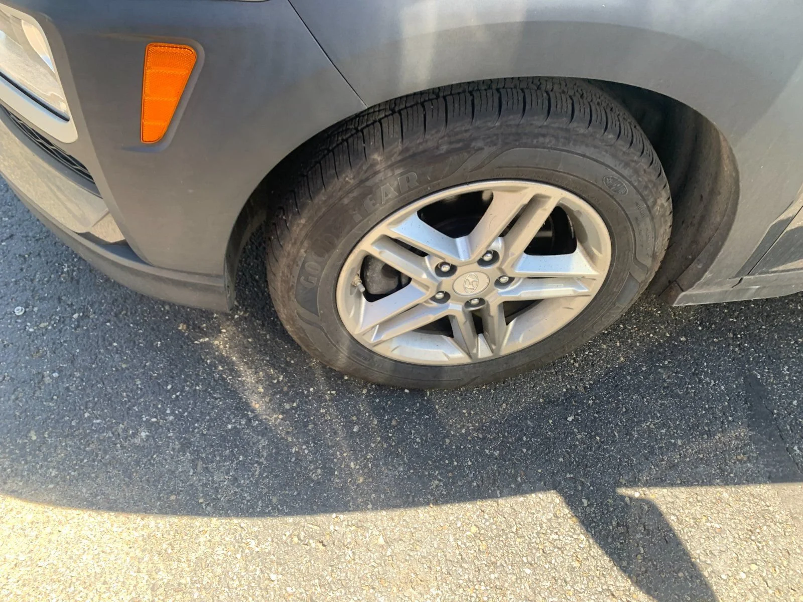 Used 2020 Gray Hyundai SE image 6