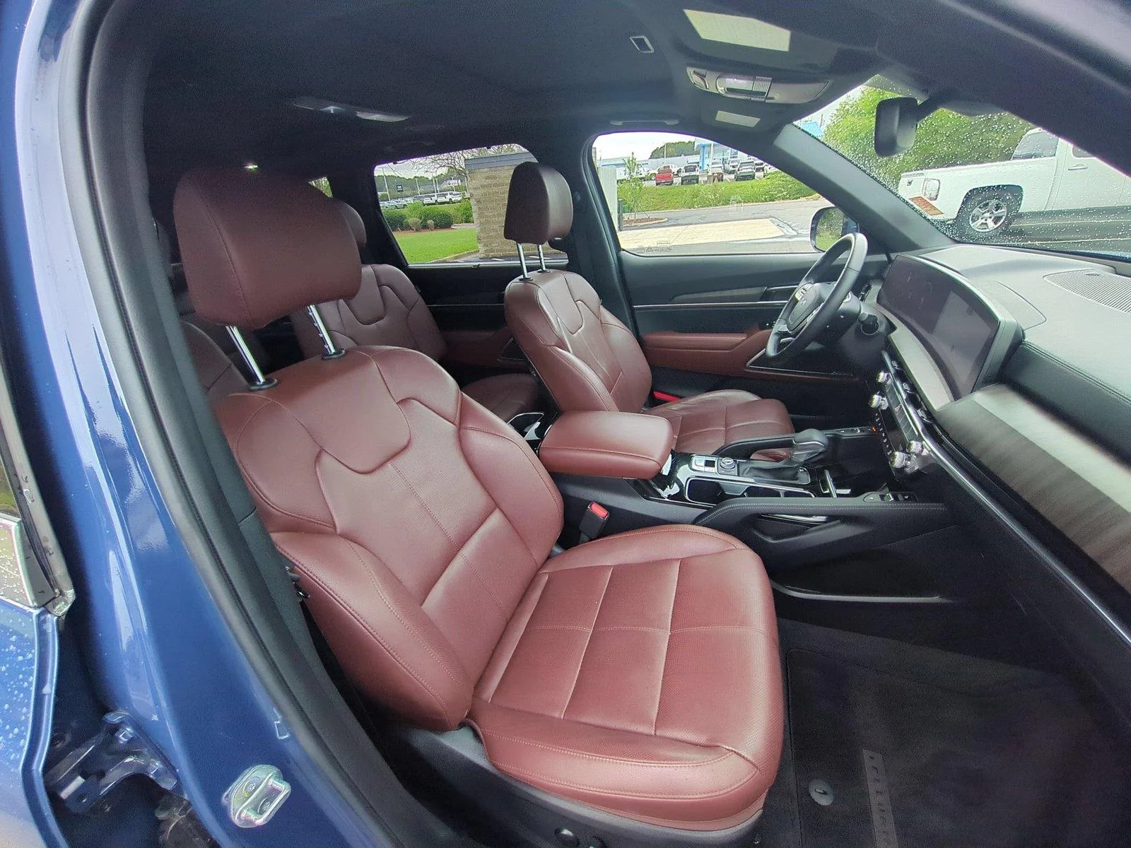 Used 2024 Midnight Lake Blue Kia SX image 40