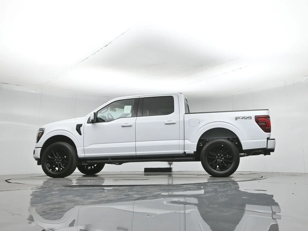 New 2026 Oxford White Ford Lariat image 54