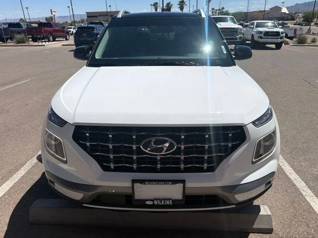 Used 2024 White Hyundai Limited image 7