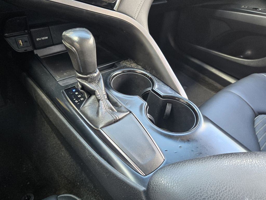 Used 2018 Gray Toyota SE image 14