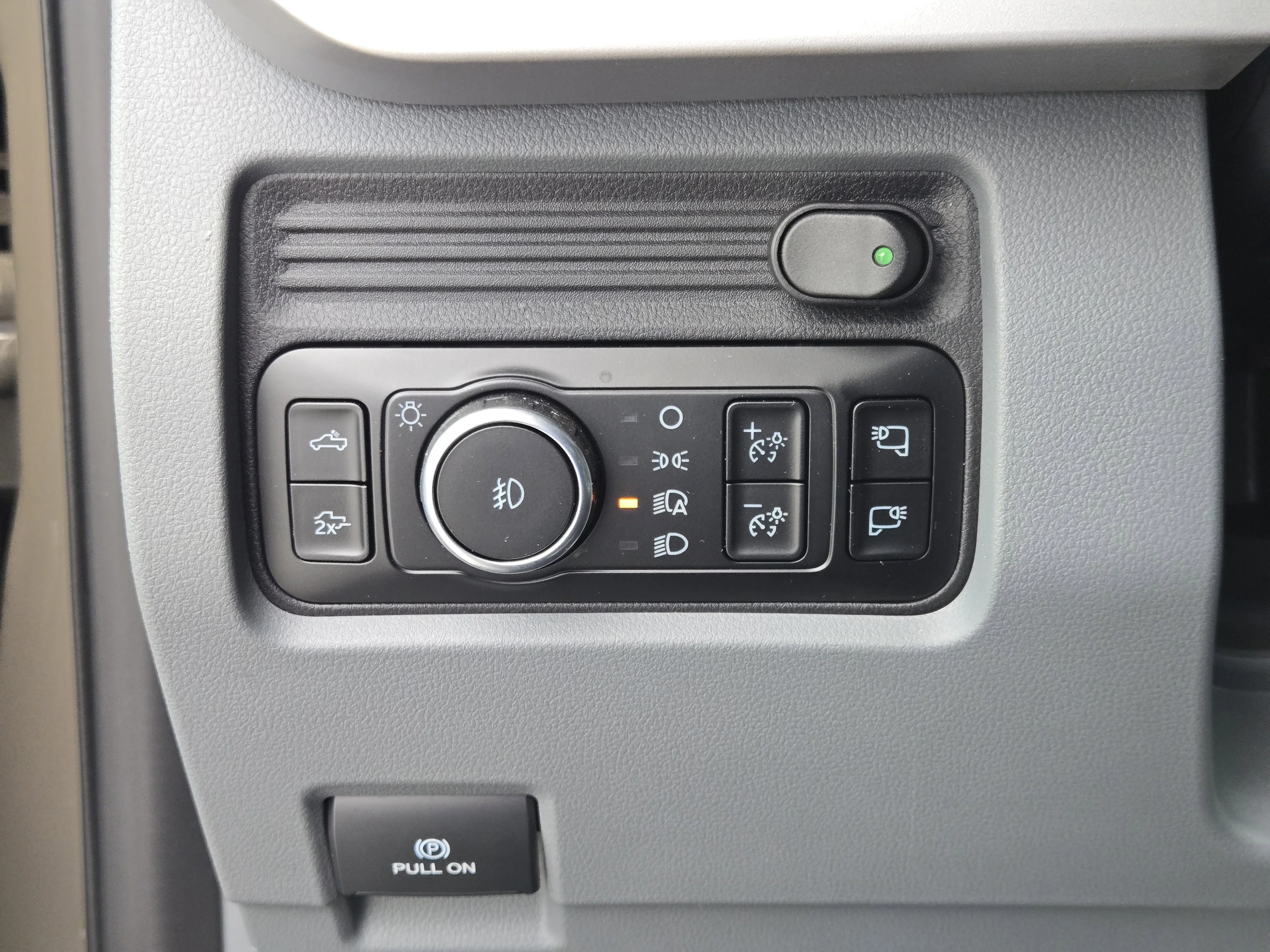 New 2026 Marsh Gray Ford XLT image 24