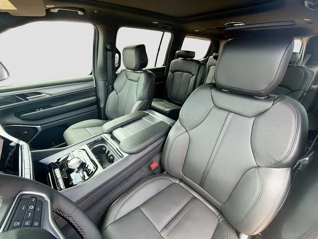 New 2026 Velvet Red Pearl-Coat Exterior Paint Jeep Upland image 26