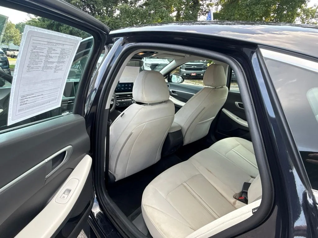 Used 2025 Blue Hyundai SEL image 18