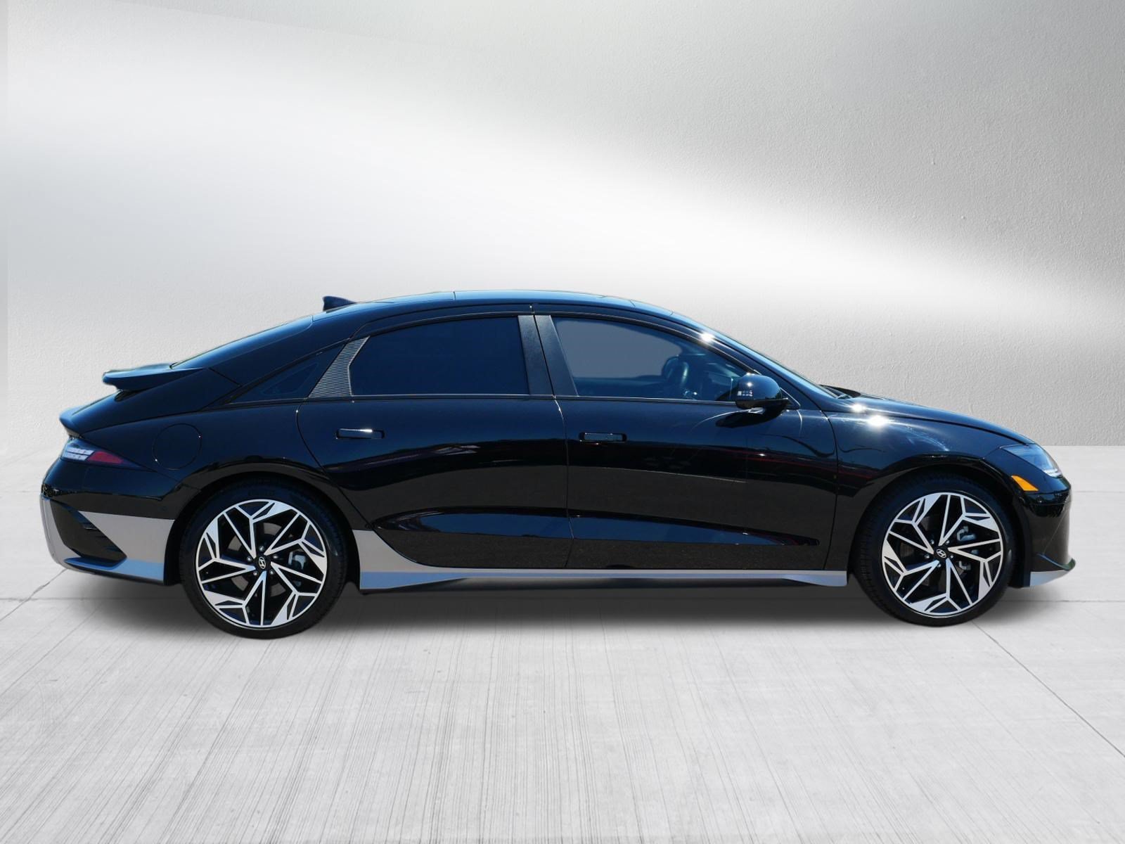 Certified Used 2023 Onyx Black Hyundai Limited image 8