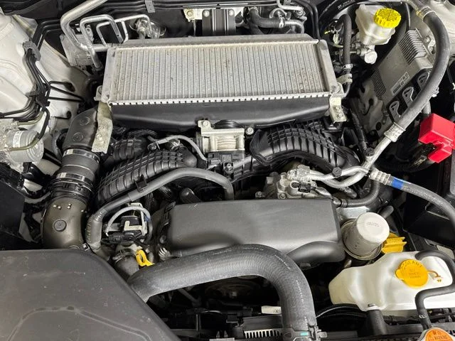 Used 2019 Crystal White Pearl Subaru Limited image 9